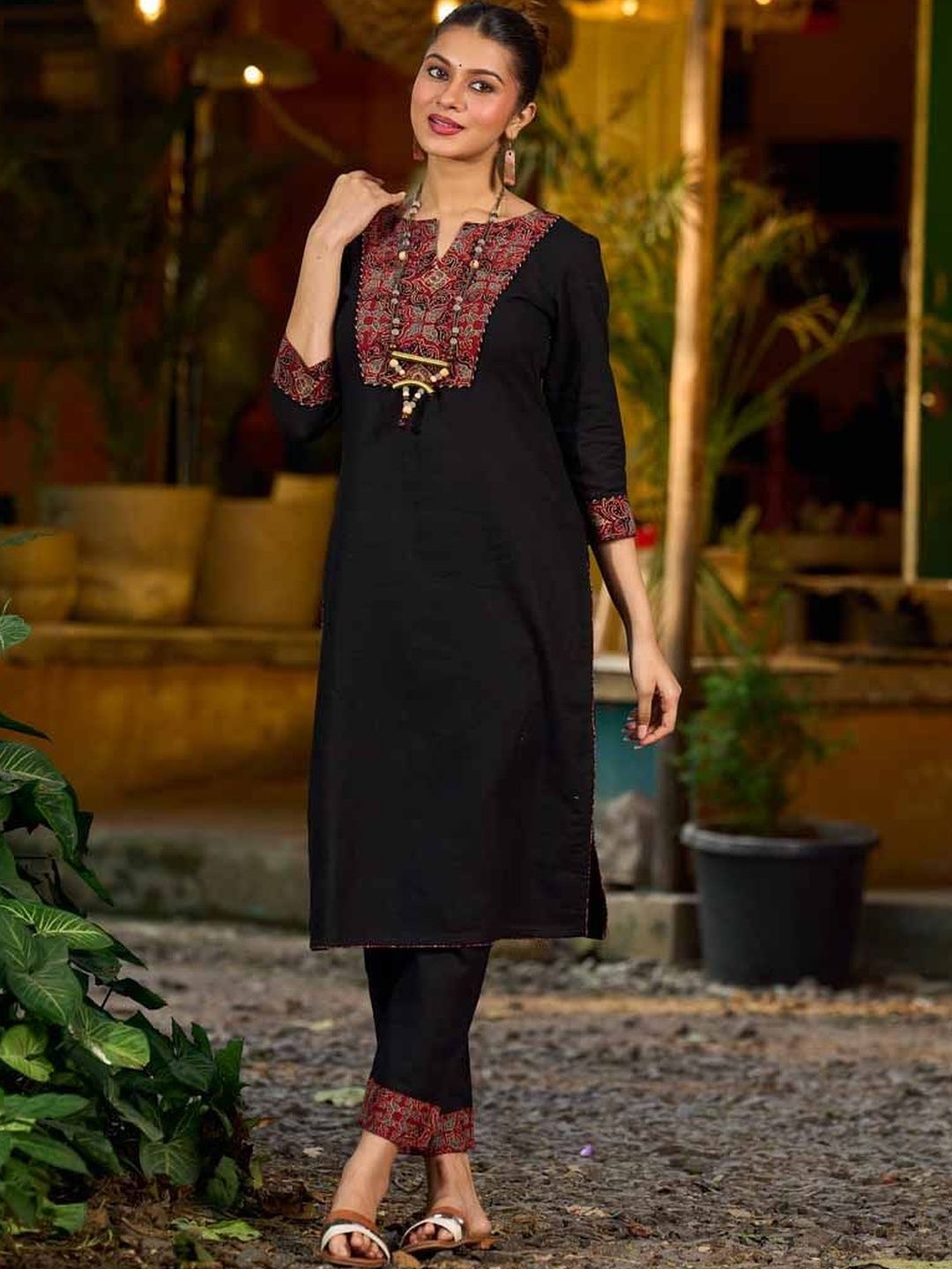 SUJATRA Women Embroidered Kurta-image-4