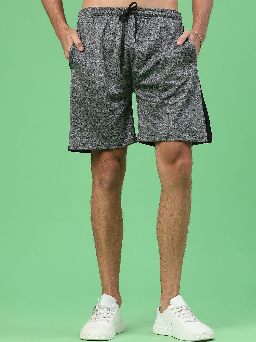 LIMEROAD Men Colourblocked Sports Shorts Technology-picture-24