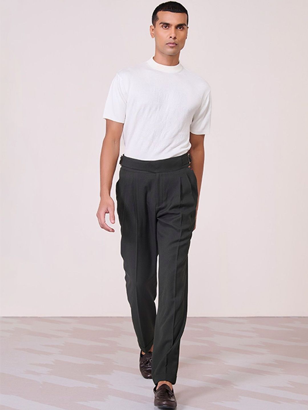 S&N by Shantnu Nikhil Men Slim Fit Pleated Trousers-picture-27