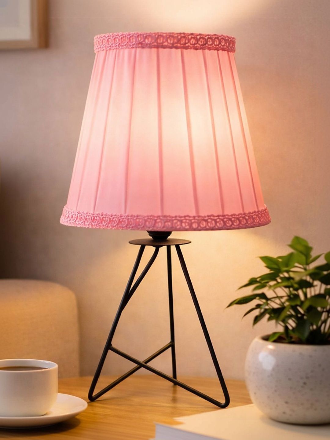 Decorcity Pink Textured Metal Contemporary Frusturical Shaped Table Lamp-picture-17