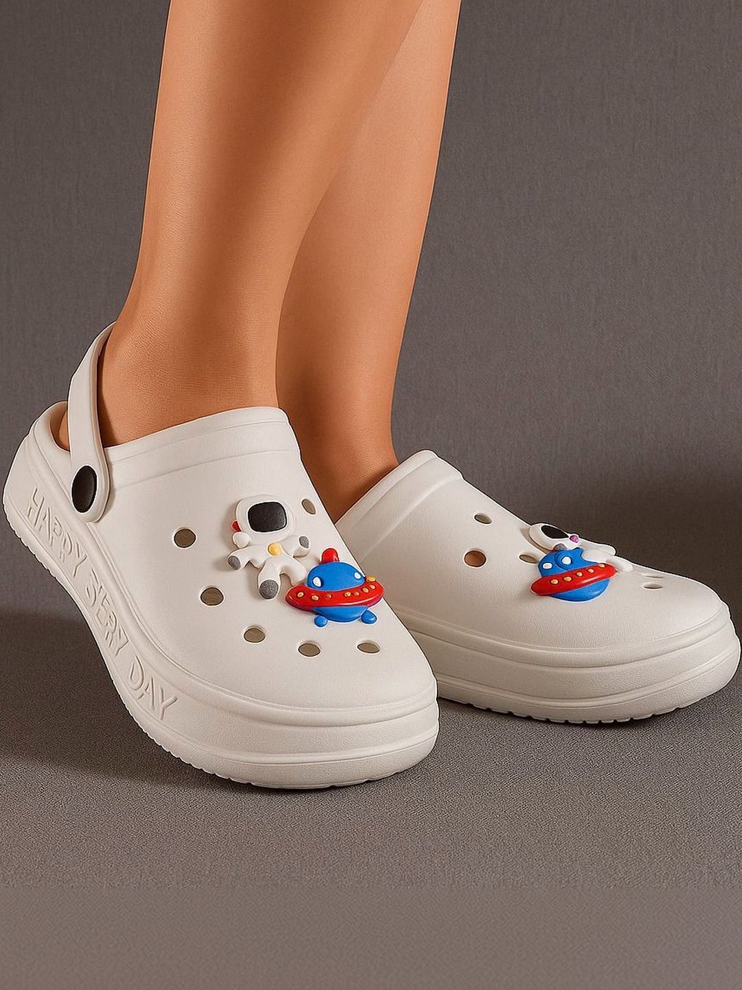 Trendmode Unisex Kids Embellished Clogs-picture-21