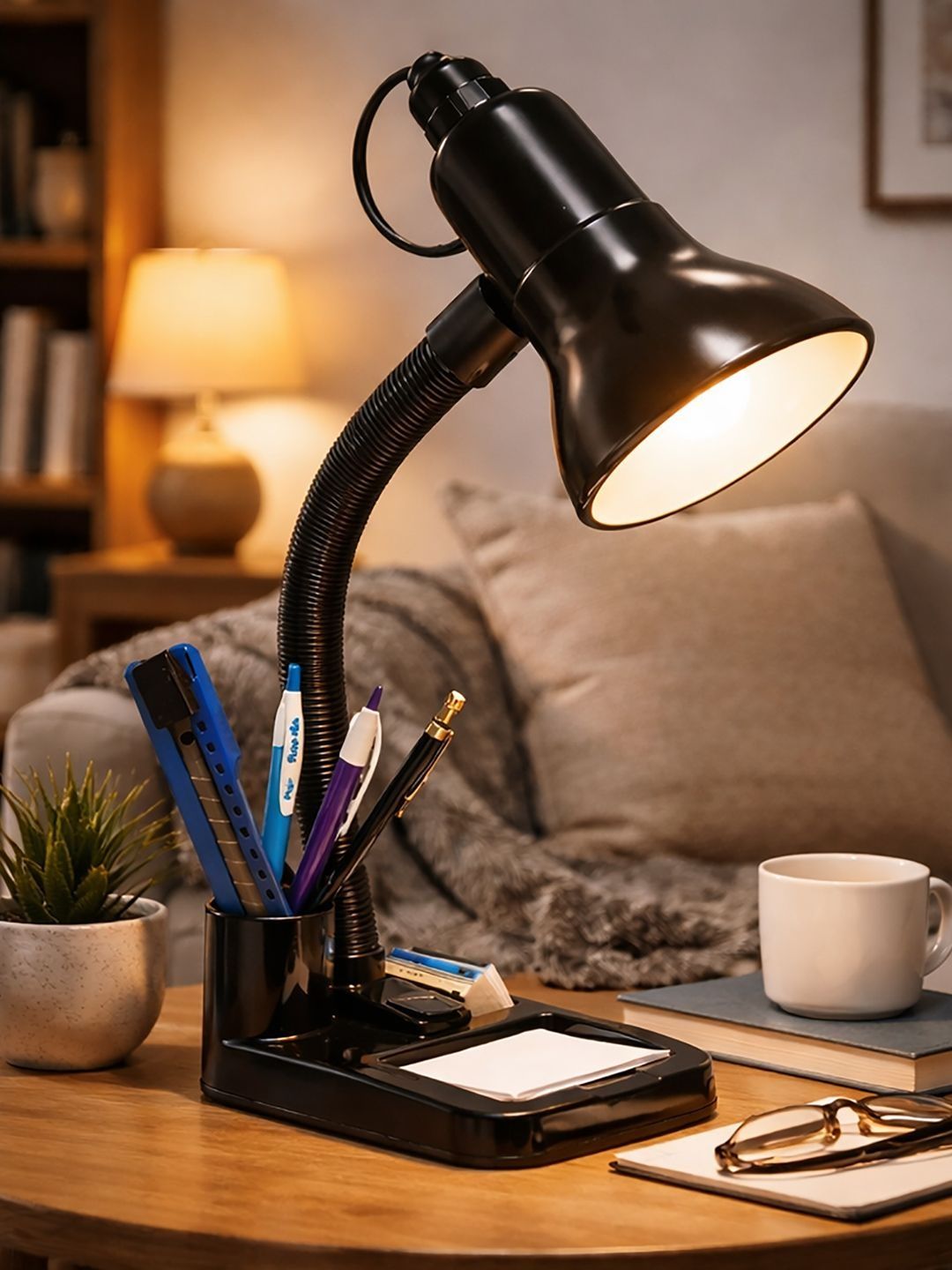 Decorcity Black Industrial Bell Shaped Table Lamp-image-0