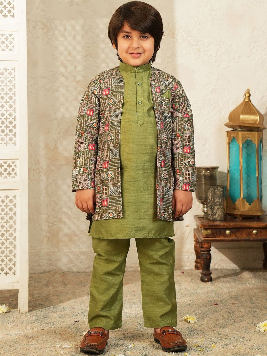 Aj DEZInES Boys Printed Mandarin Collar Sherwani Set-picture-40