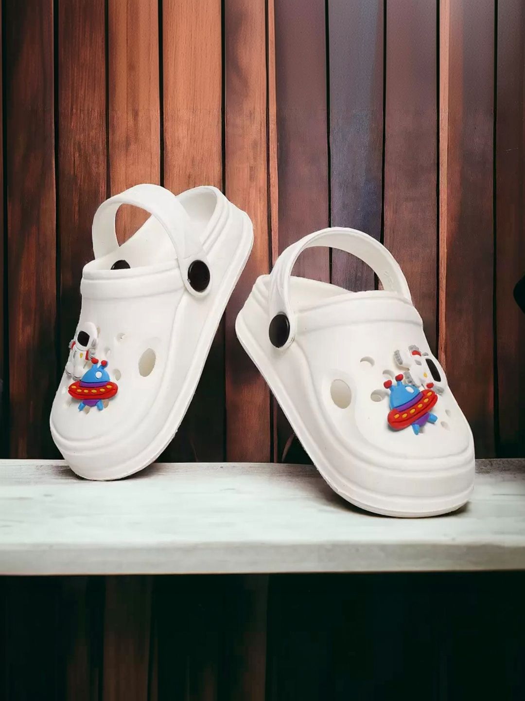 Trendmode Unisex Kids Embellished Clogs-picture-19