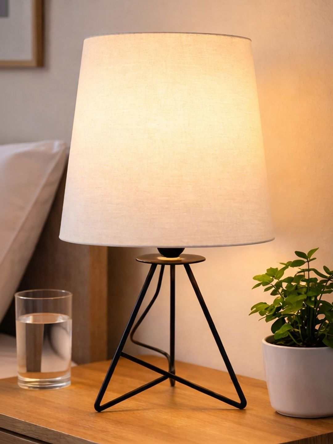Decorcity Warm White Metal Contemporary Frusturical Shaped Table Lamp-image-5