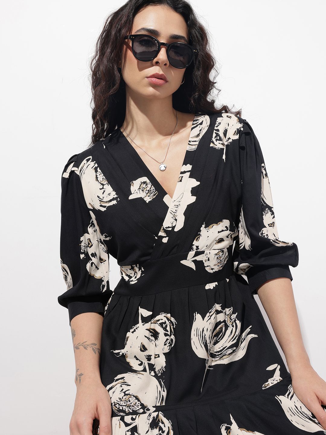 The Roadster Life Co. Floral Printed V-Neck Puff Sleeves Fit & Flare Midi Dress-image-33