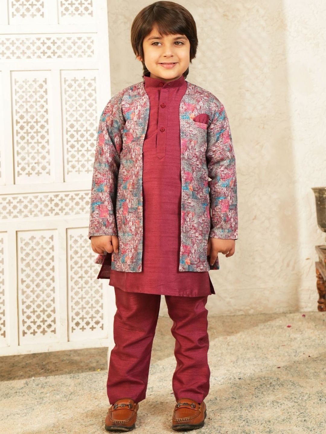 Aj DEZInES Boys Printed Mandarin Collar Sherwani Set-picture-19