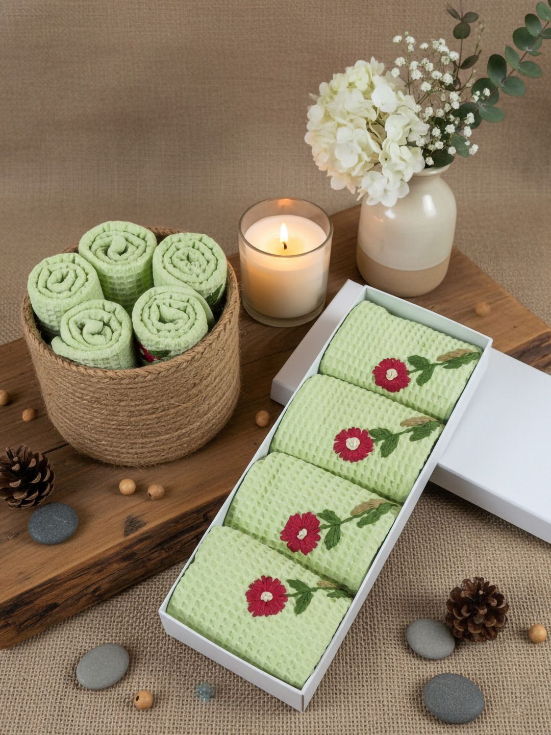 DESIGN GAATHA 4Pcs Green & Red Embroidered Soft Cotton 300-GSM Waffled Hand Towels-image-31