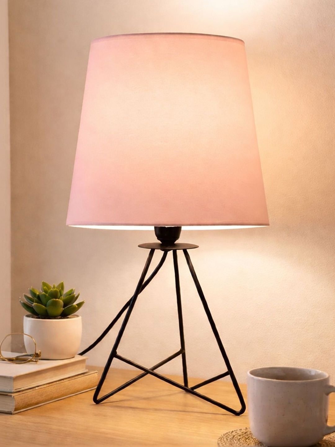 Decorcity Pink Metal Contemporary Frusturical Shaped Table Lamp-picture-54