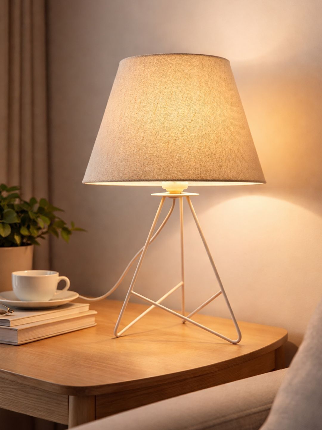 Decorcity Brown Textured Metal Contemporary Frusturical Shaped Table Lamp