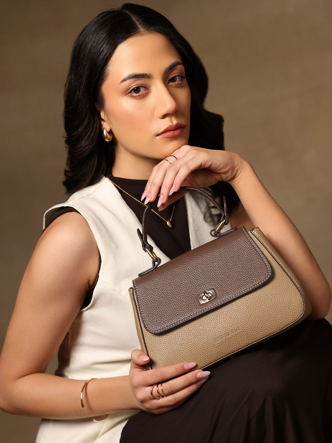 Lino Perros Colourblocked Structured Handheld Bag-picture-38