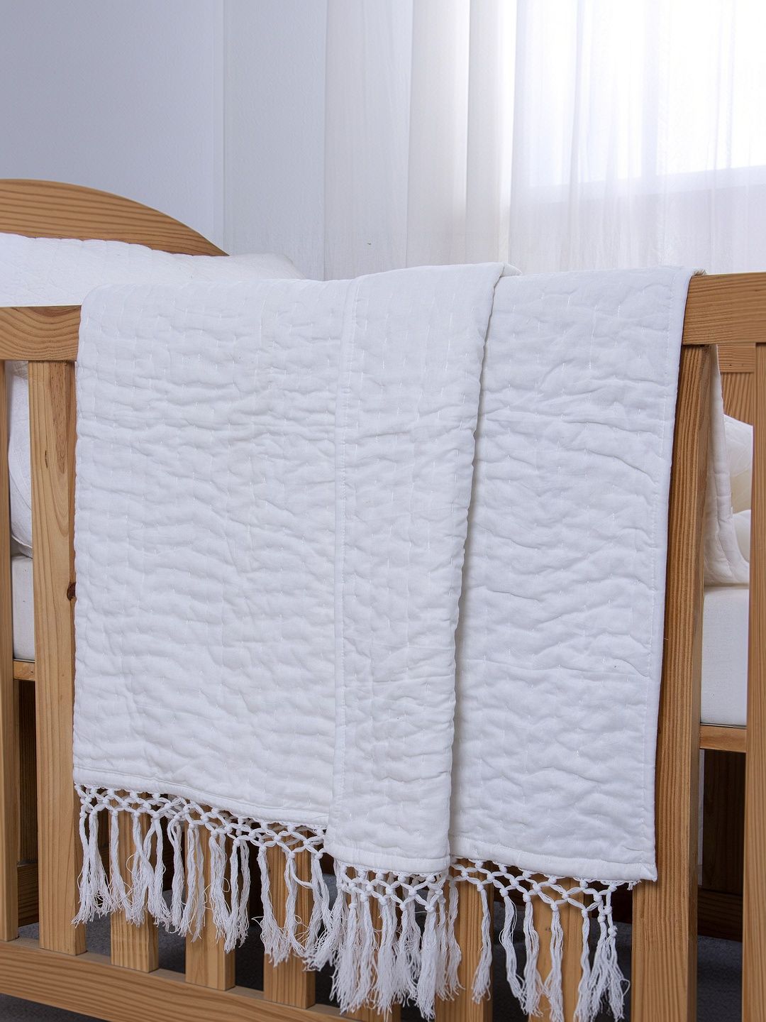 DMAASA White & White Mild Winter 500 GSM Quilt-image-25