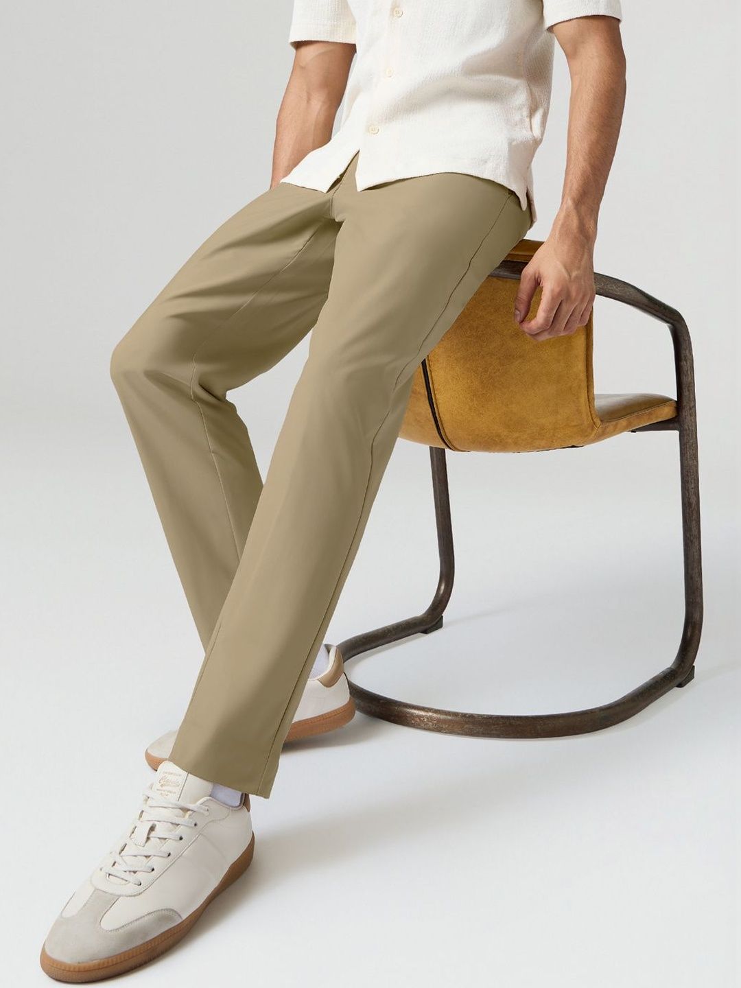 XYXX Men Relaxed Straight Leg High-Rise Trousers-picture-57