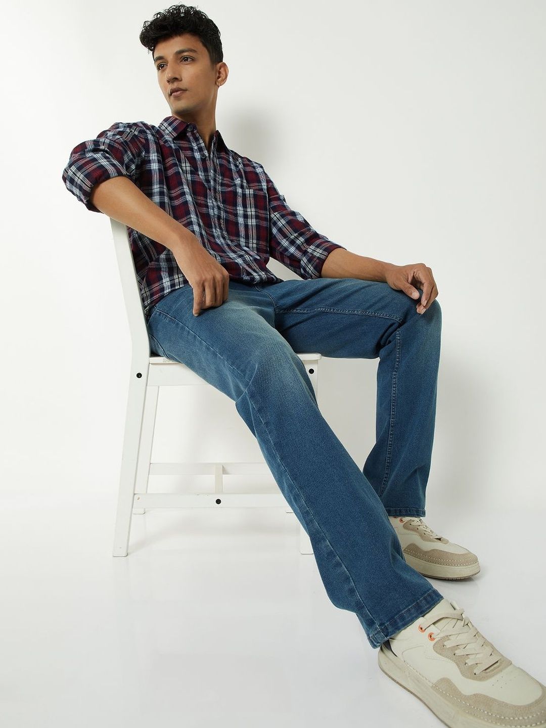 max Men Regular Fit Mid-Rise Light Fade Stretchable Jeans-picture-43