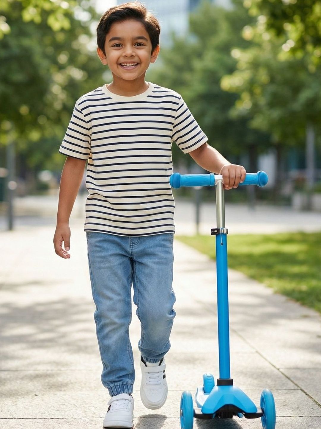 Nauti Nati Boys Regular Fit Mid-Rise Mildly Distressed Light Fade Stretchable Jeans