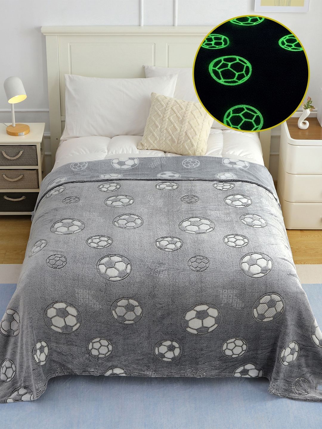 Story@home Kids Grey & White Glow In Dark Soccer Theme Single Bed 300 GSM Blanket-image-31
