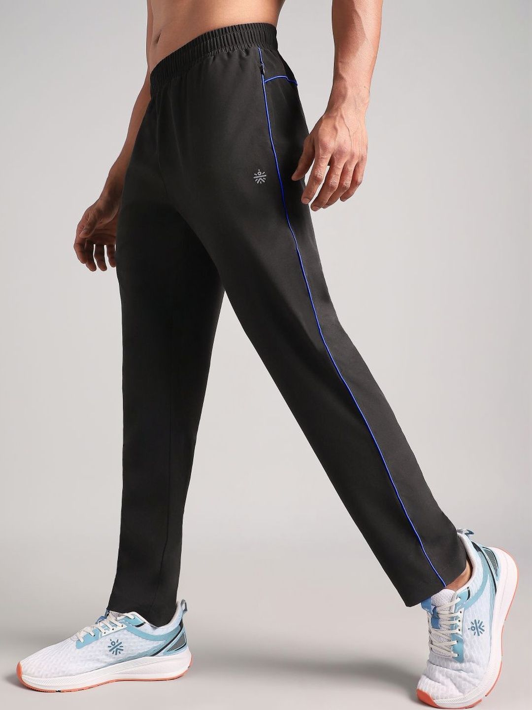 CULT Men Black Run Elevate Trackpants-picture-55