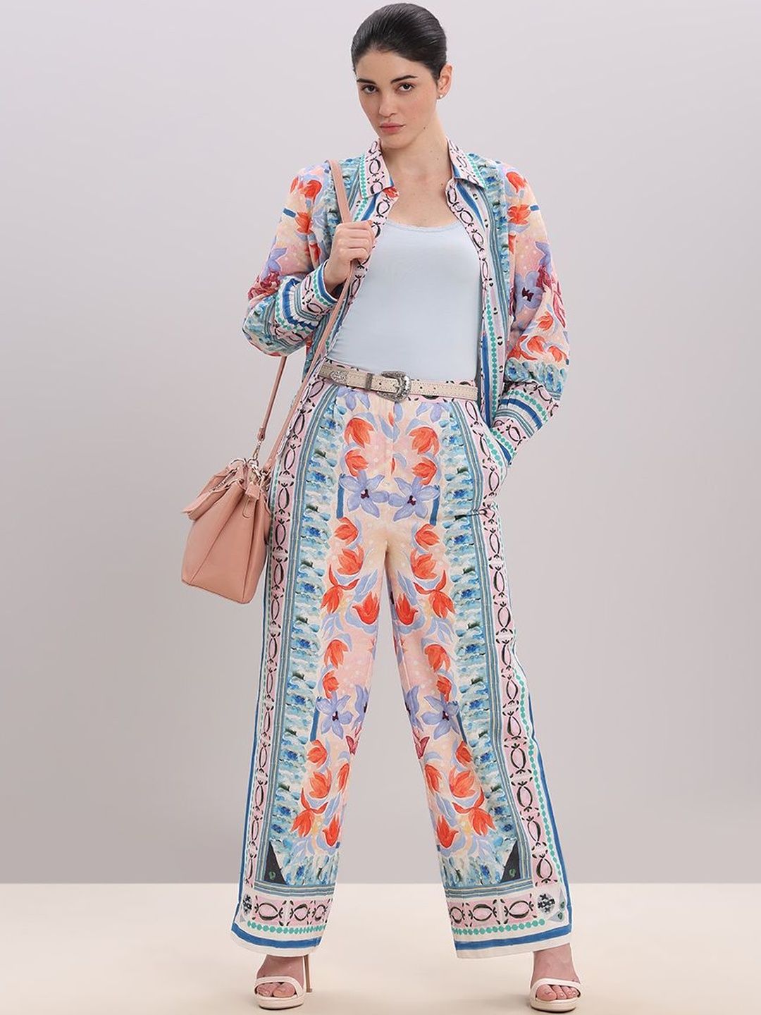 Vero Moda Women Floral Printed Straight Fit High-Rise Trousers-picture-40