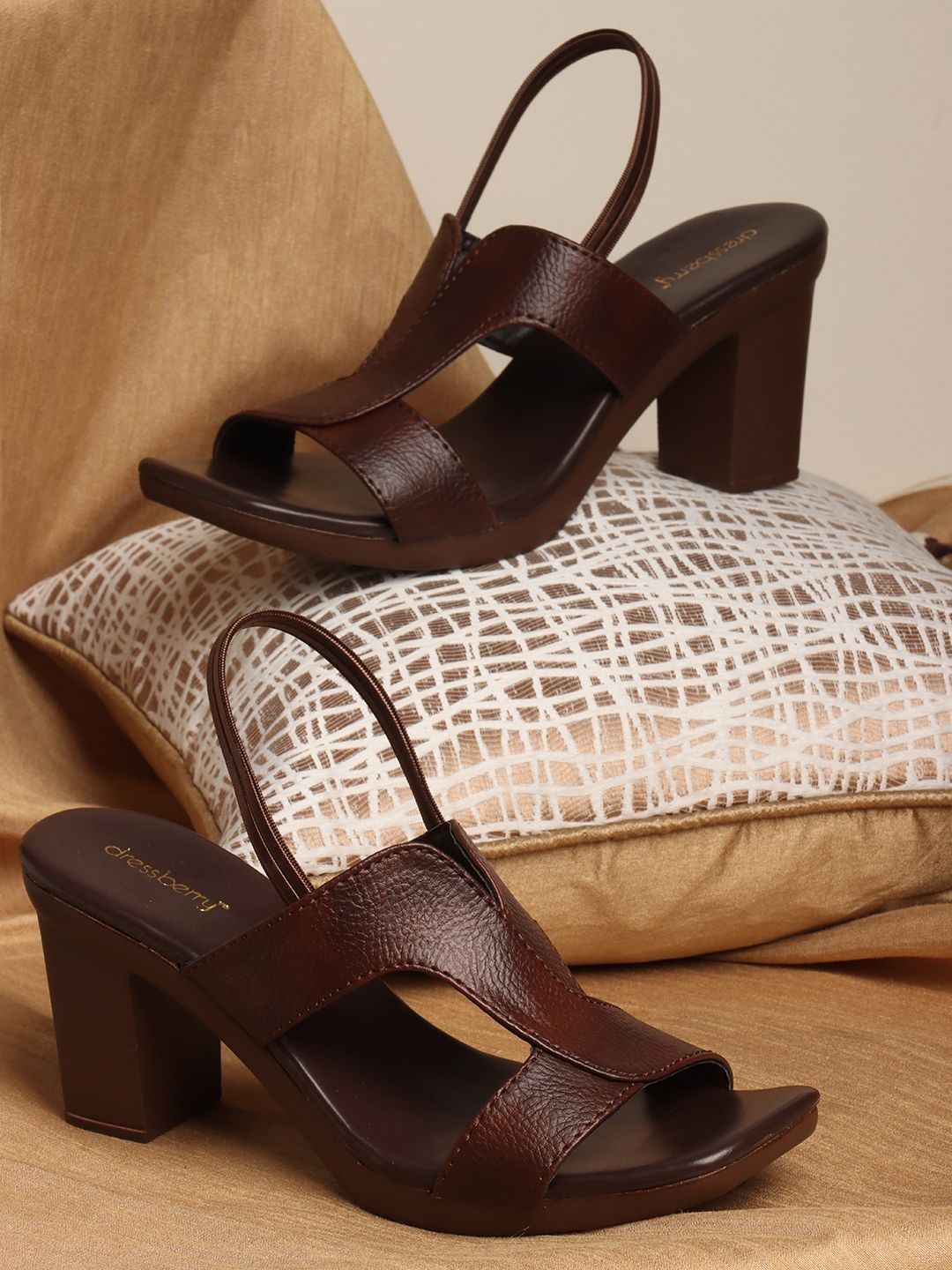 DressBerry Textured Block Sandals