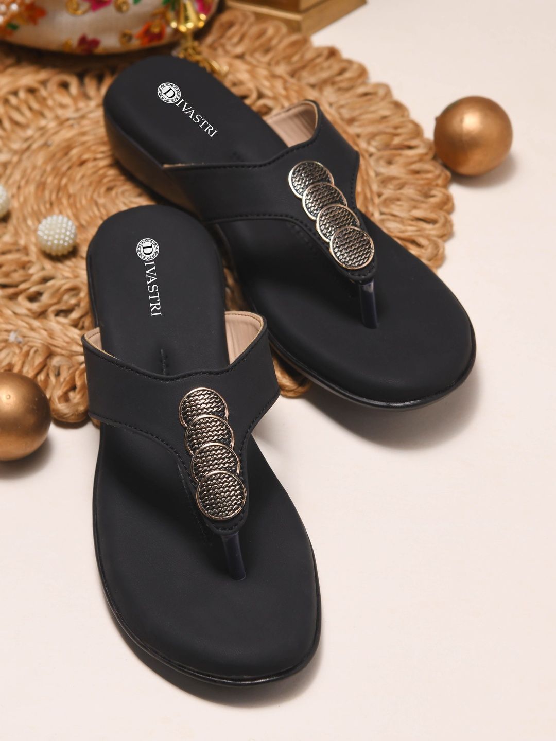DIVASTRI Women Ethnic Open Toe Flats-picture-40