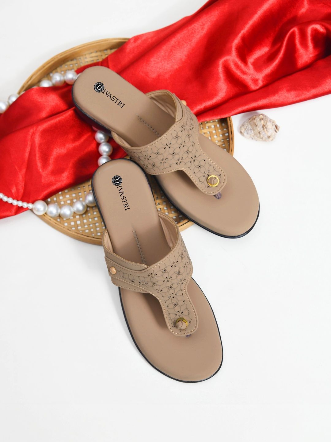 DIVASTRI Women Casual Textured Round Toe Open Toe Flats-image-42