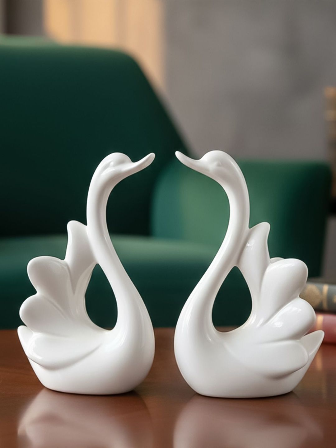 Ekhasa White Idol Showpiece