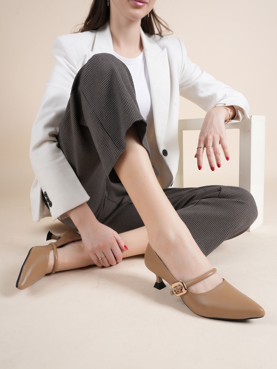 Lavie Lavie Work Kitten Pumps with Buckles