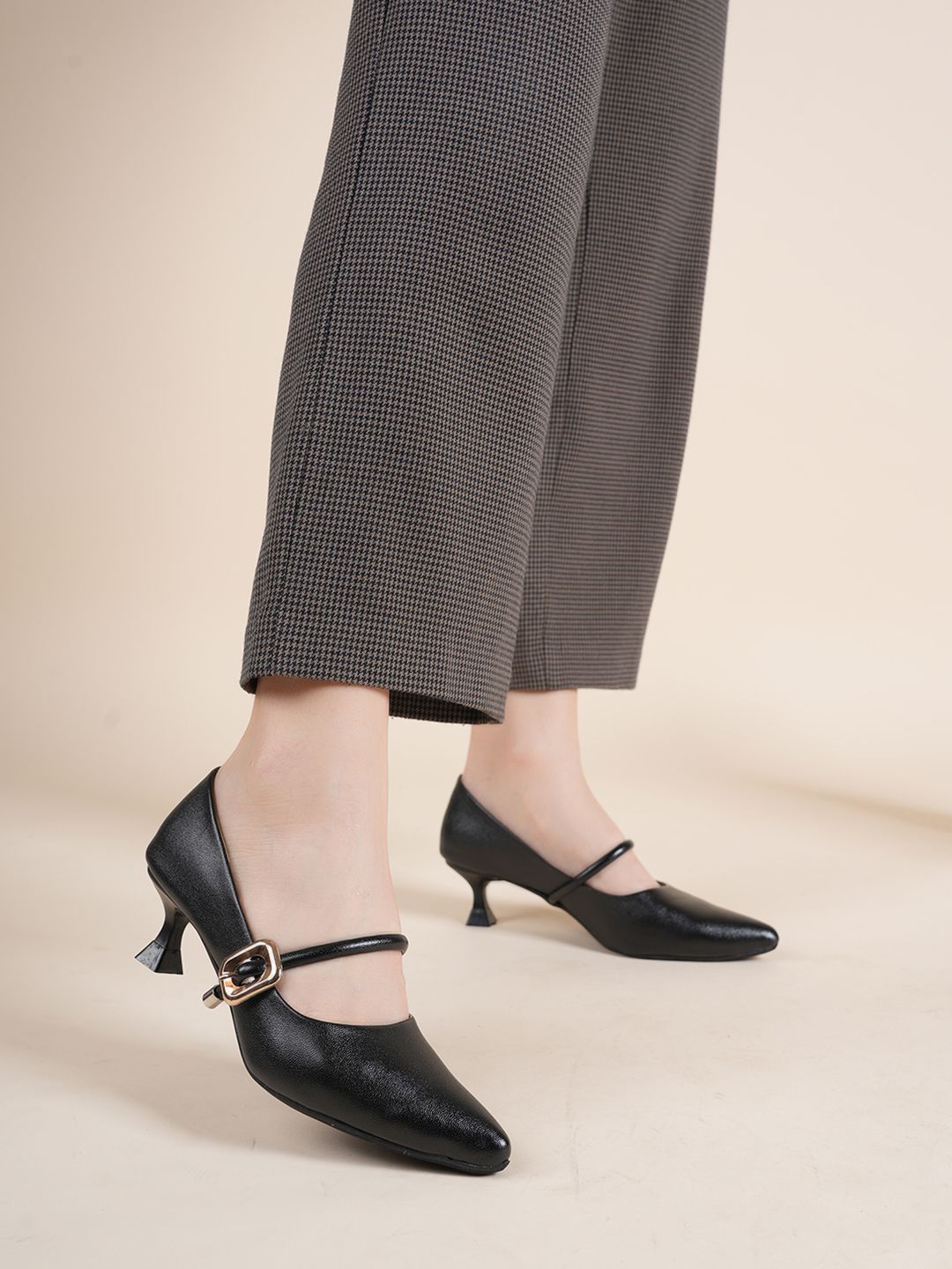 Lavie Lavie Work Kitten Pumps with Buckles