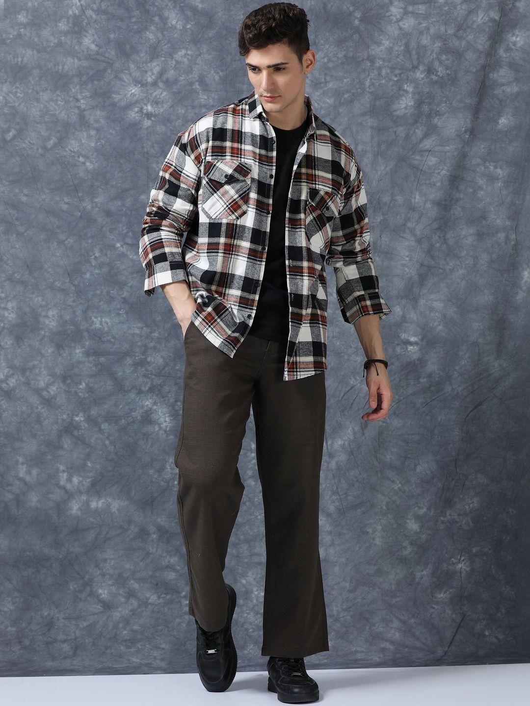 The Roadster Lifestyle Co Men Relaxed Fit Trousers-picture-44