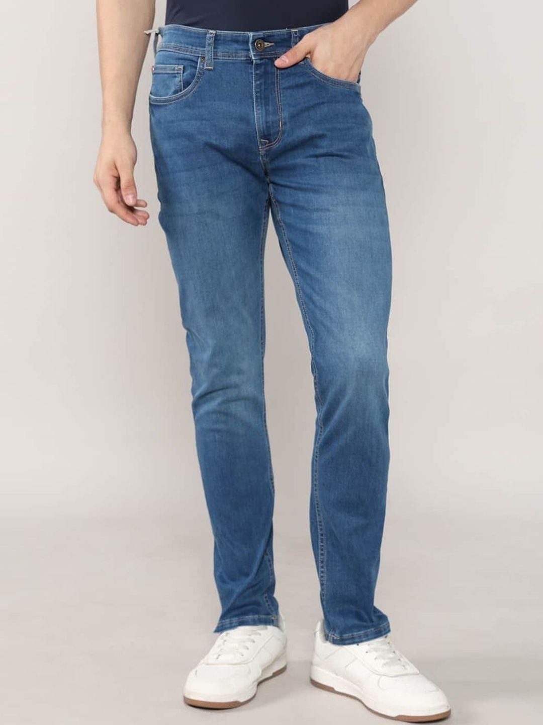 Lee Cooper Men Relaxed Fit Mid-Rise Light Fade Jeans-picture-44
