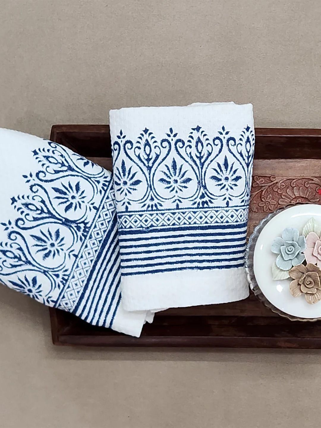 DESIGN GAATHA 2Pcs White & Navy Blue Block-Printed Cotton High-Absorbent Hand Towels-picture-21