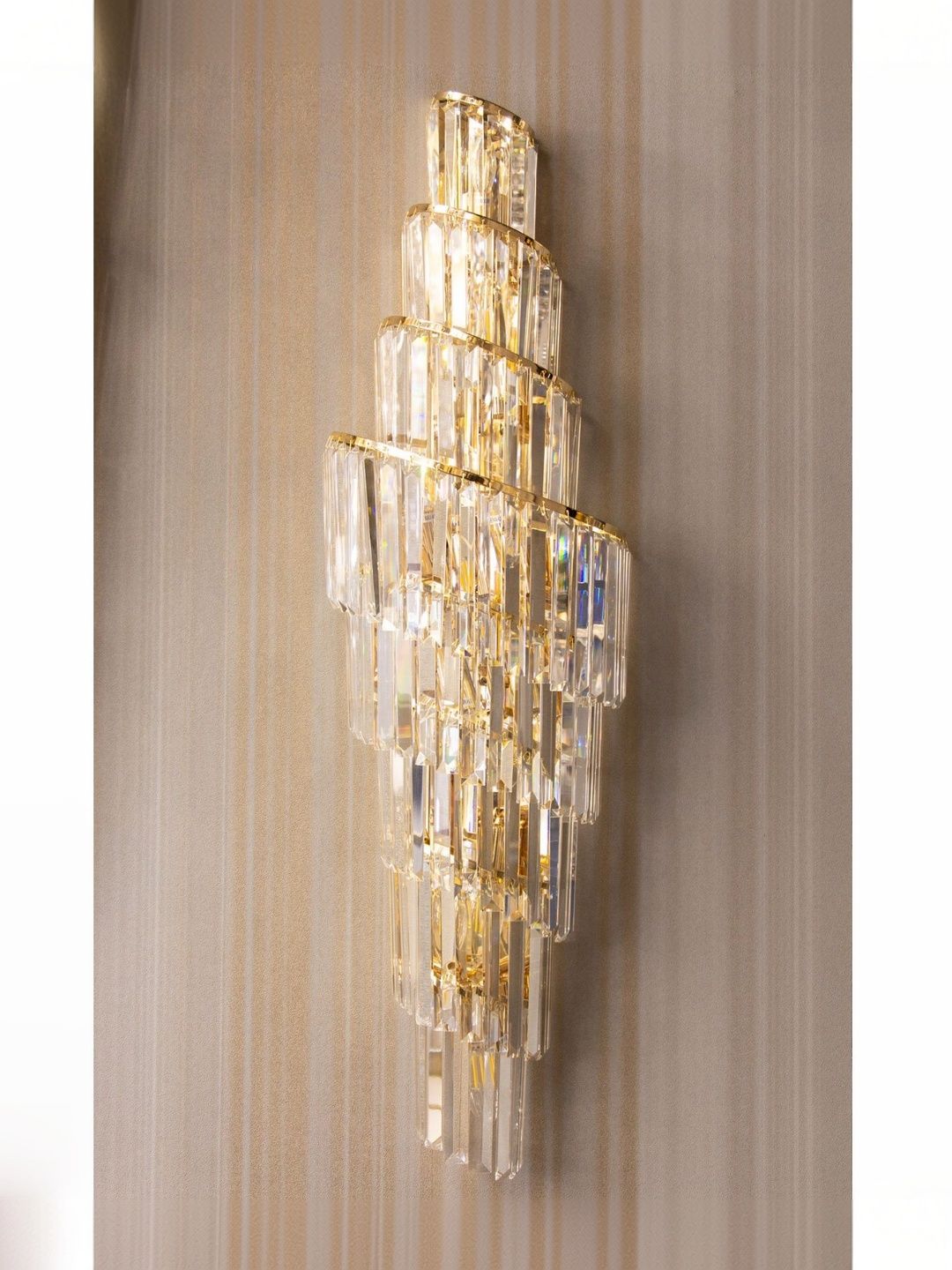 Stello Transparent & Gold-Toned Metal Contemporary Abstract Shaped Shaped Wall Lamp-picture-19