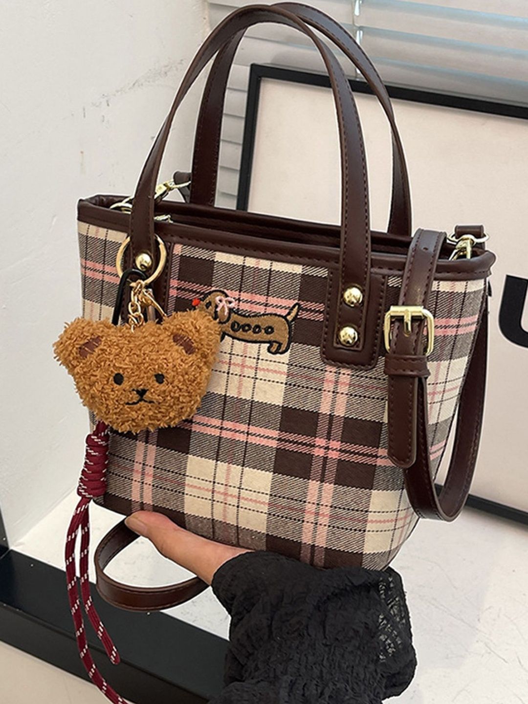 LULU & SKY Checked Handheld Bag-picture-31