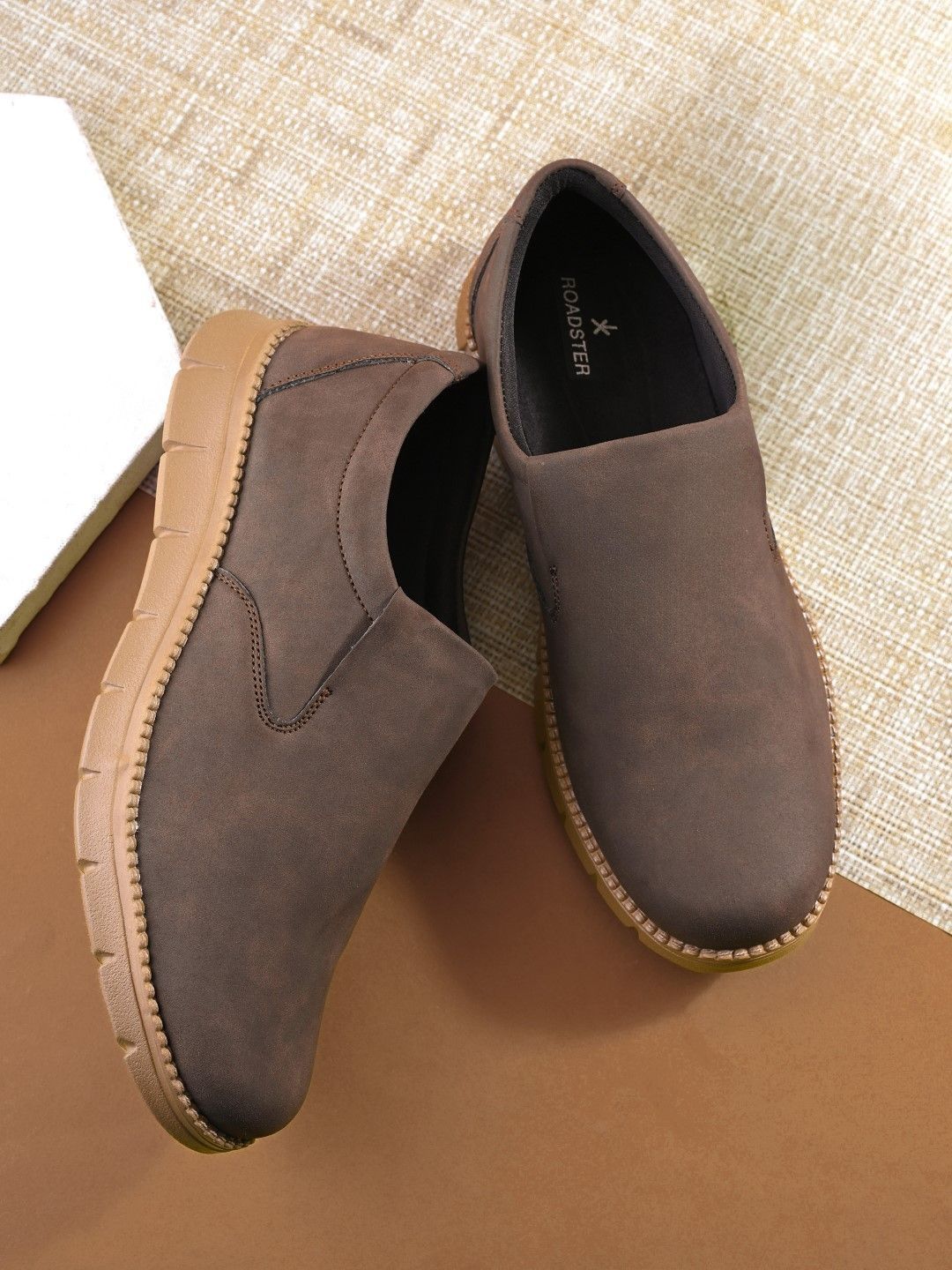 The Roadster Lifestyle Co Men Round Toe Lightweight Slip-On Loafers-picture-51