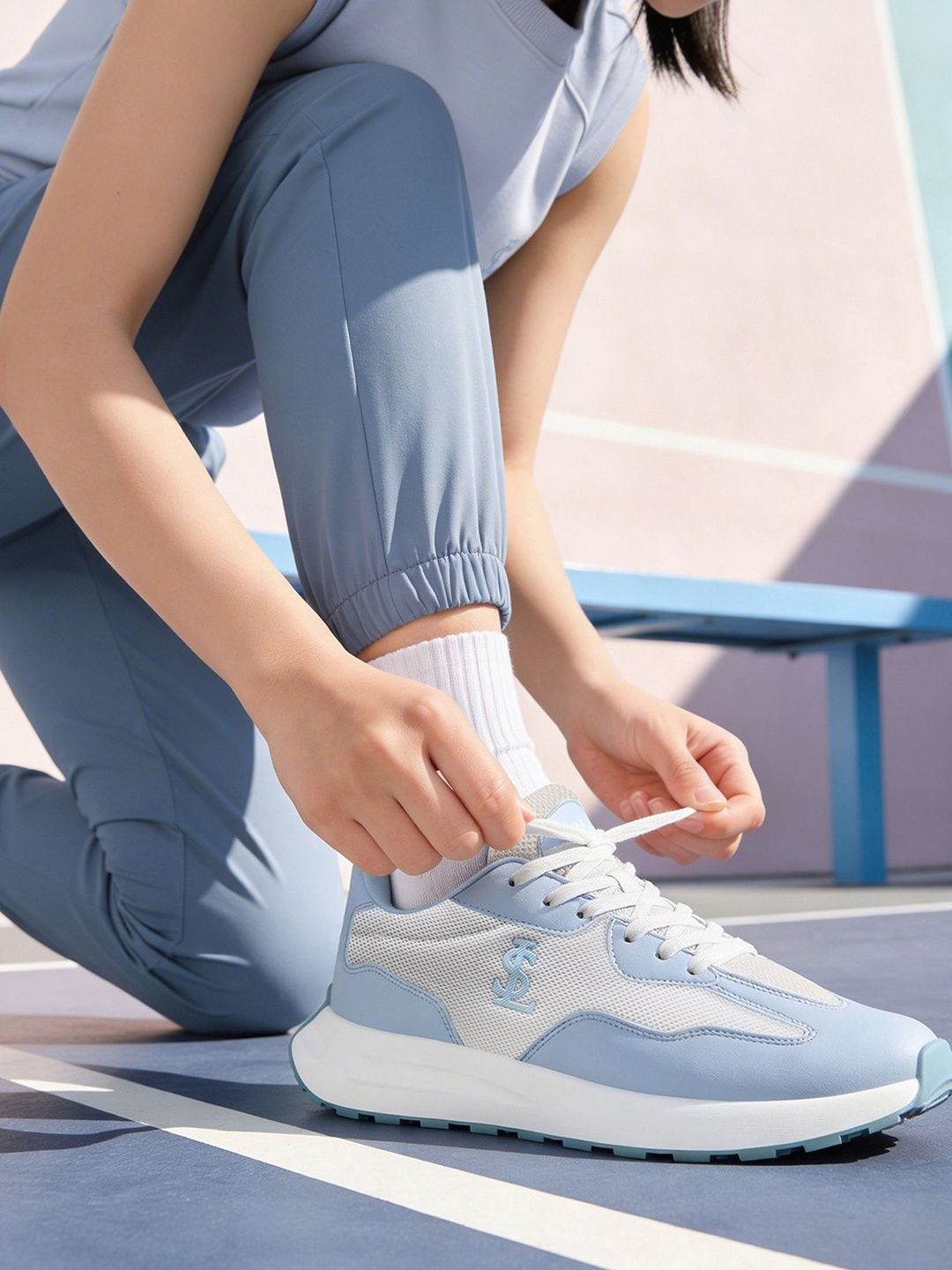 LOUIS STITCH Women Training or Gym Shoes