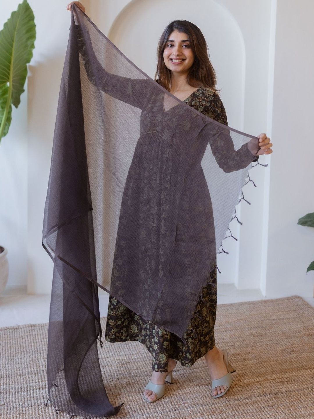 THE INDIAN ETHNIC CO Dupatta-image-29