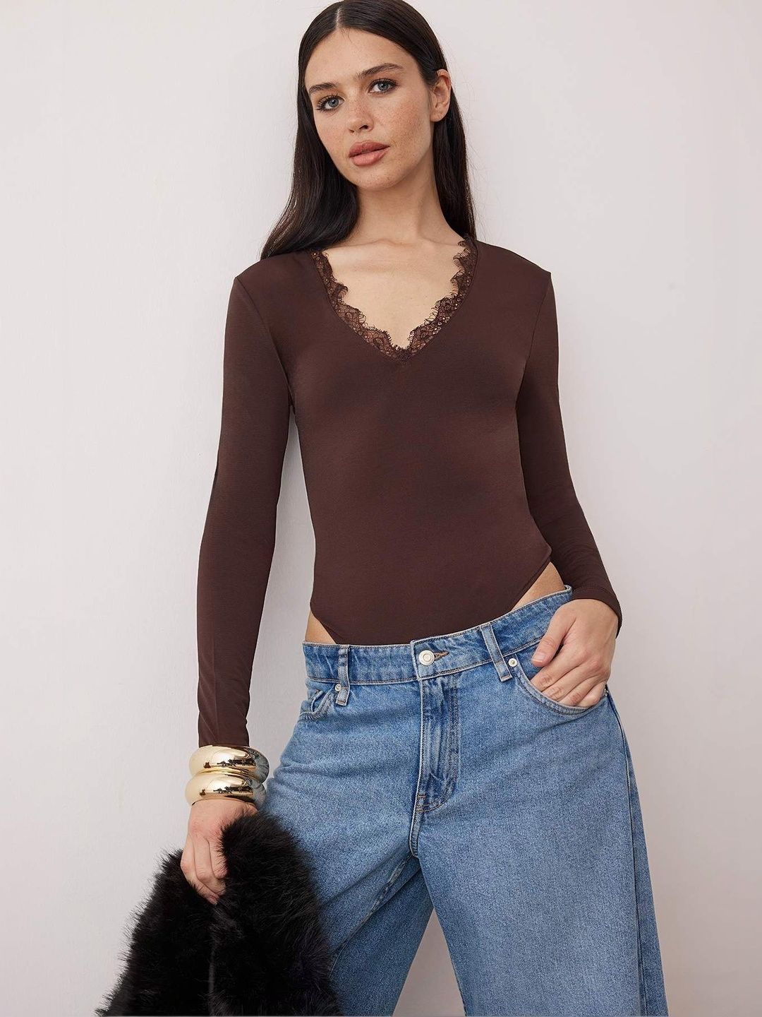 Trendyol V-Neck Bodysuit-image-17