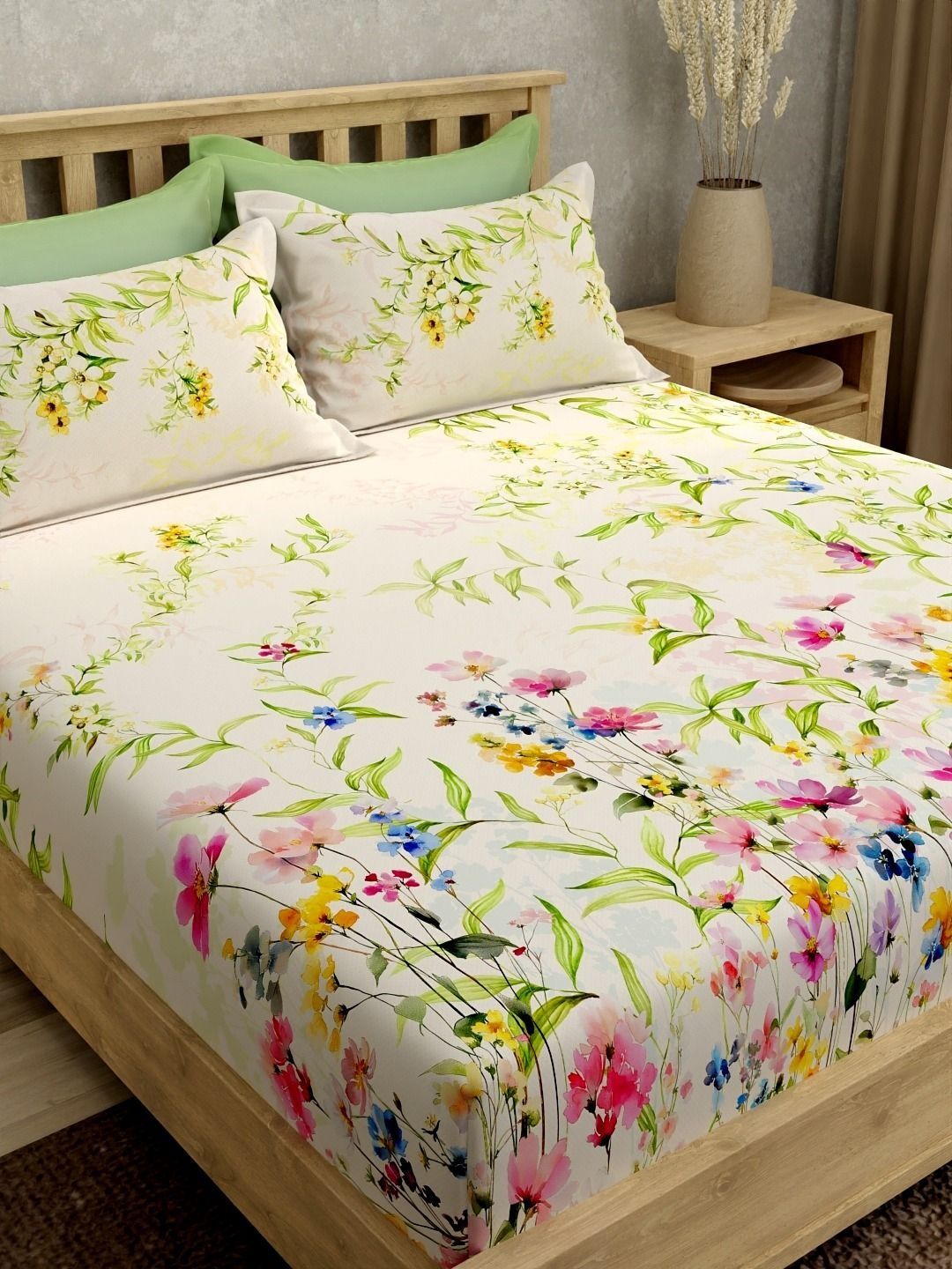 Portico Cream-Coloured & Green Floral Bedsheet with 4 Pillow Covers-image-34