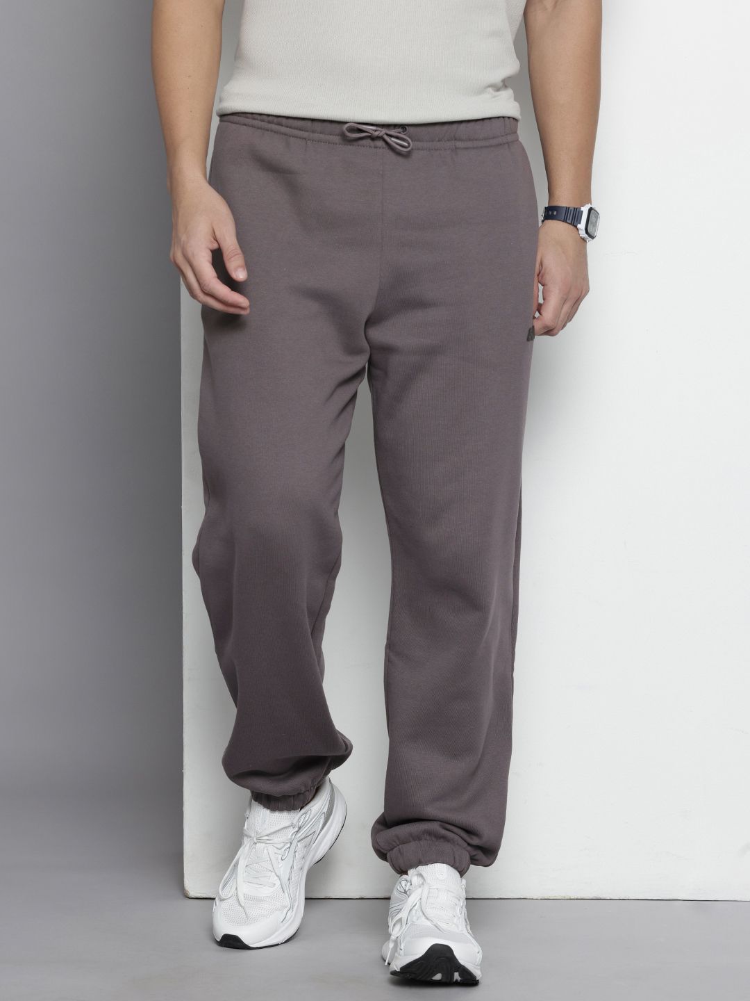 GUESS Men Regular Fit Brand Logo Joggers-picture-31