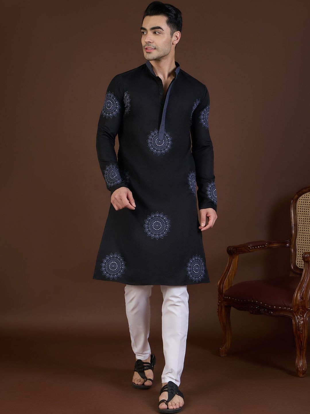 House of Pataudi Embroidered Mandarin Collar Knee Length Straight Kurtas-picture-40