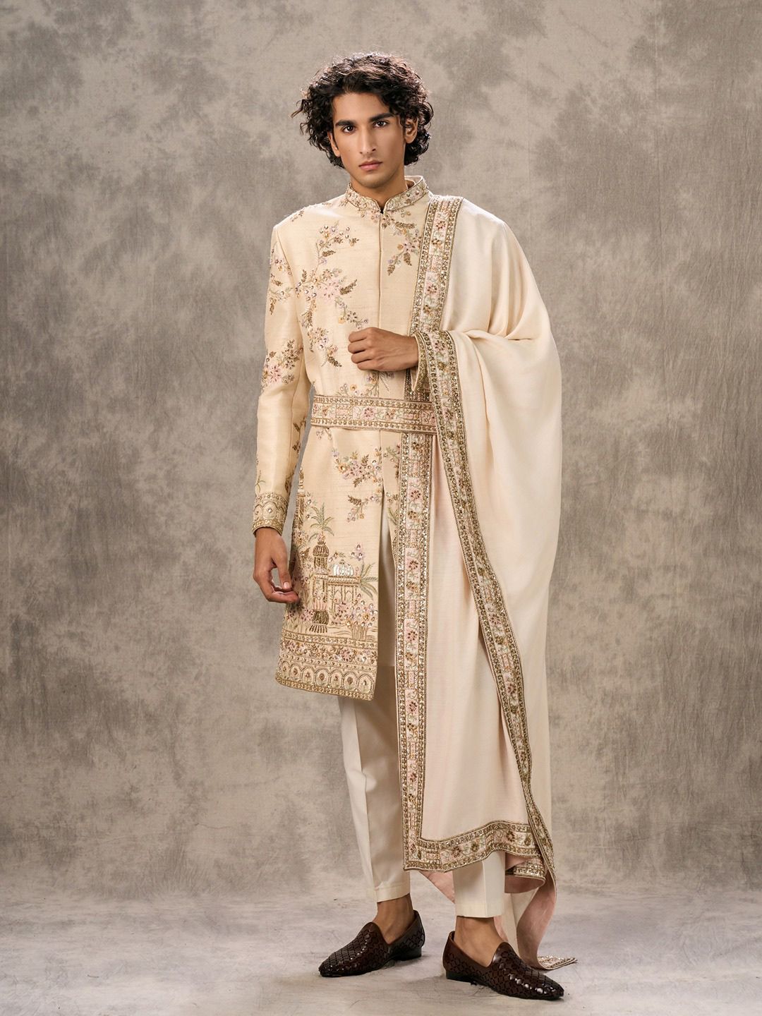 Twamev Men Embroidered Mandarin Collar Sherwani Set With Dupatta-picture-34