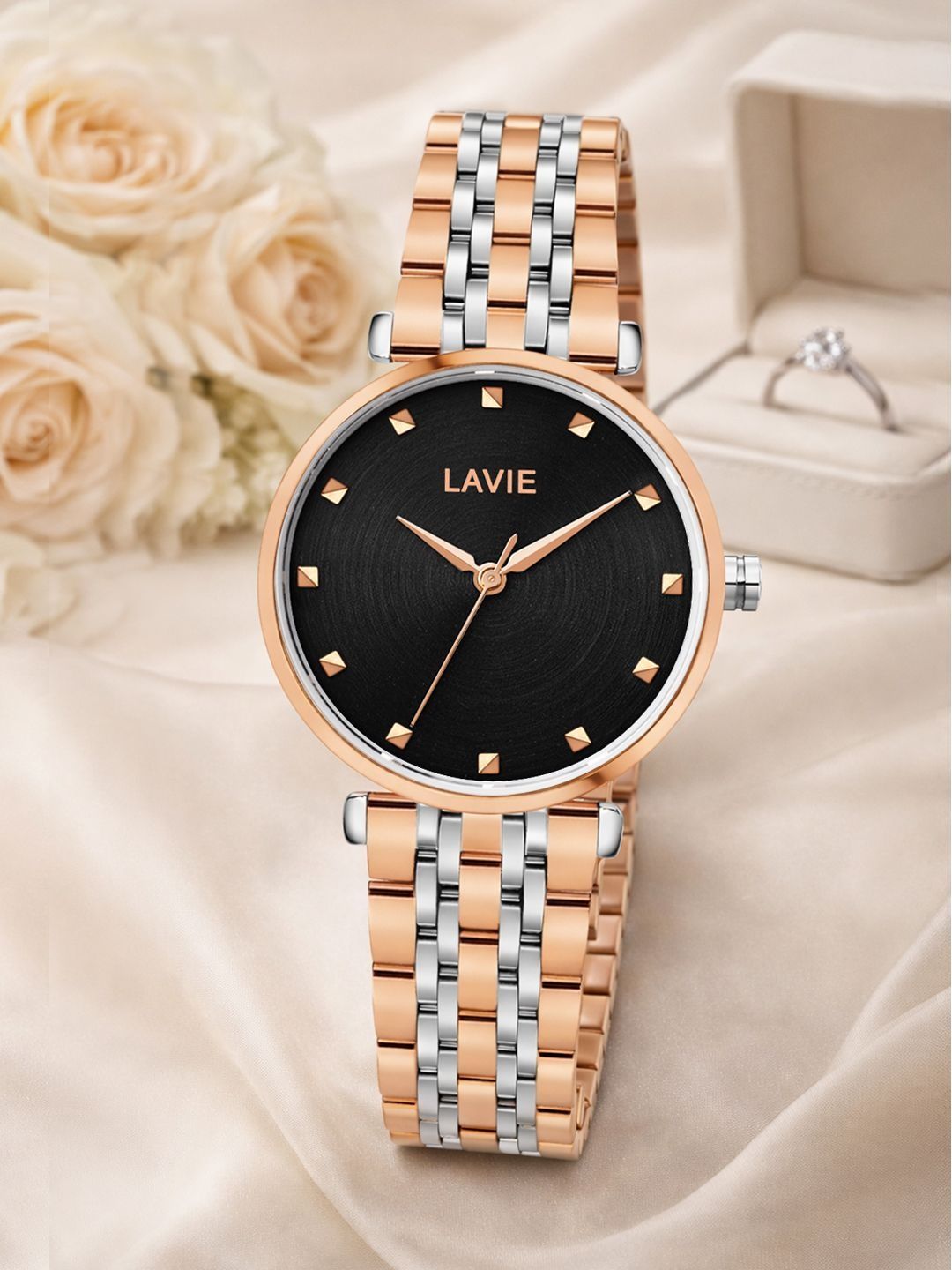 Lavie Women Dial & Stainless Steel Bracelet Style Straps Analogue Watch LV-722-BK