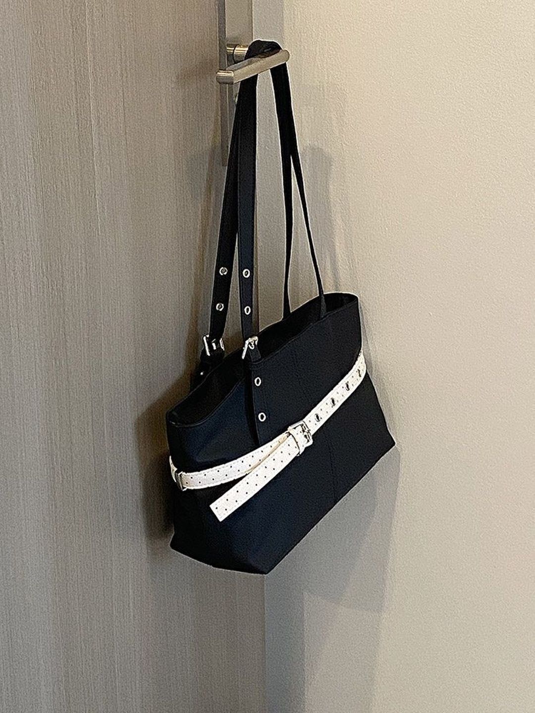 StyleCast x Revolte PU Swagger Tote Bag-picture-23