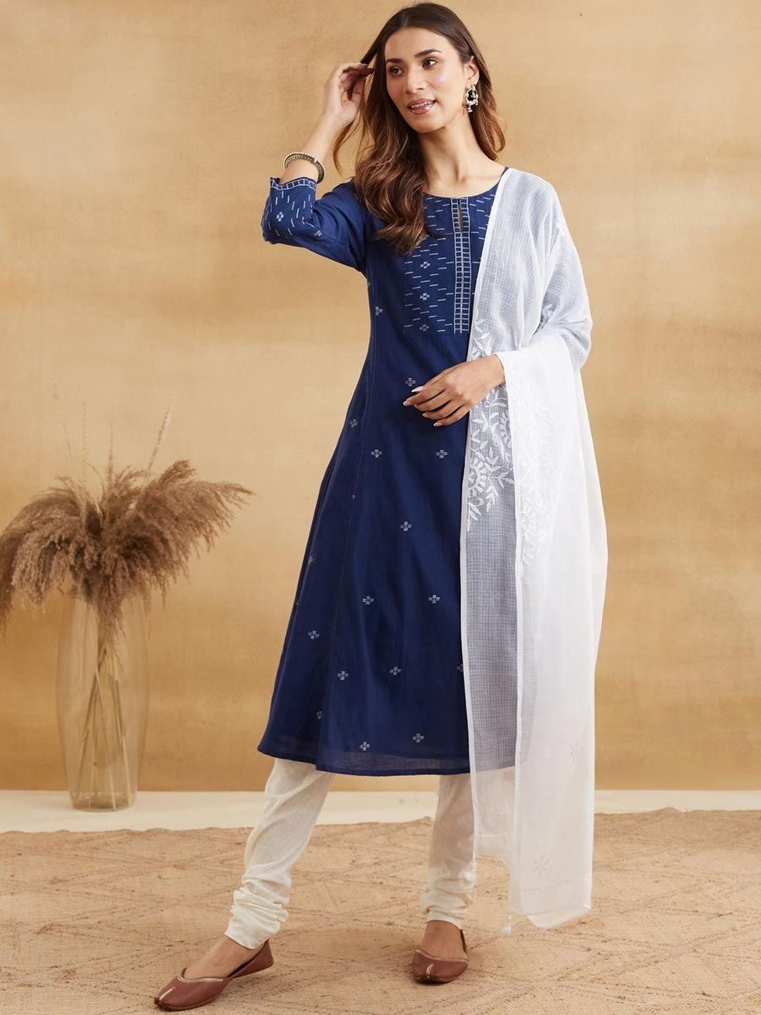 Fabindia Embroidered Dupatta with Thread Work-image-17