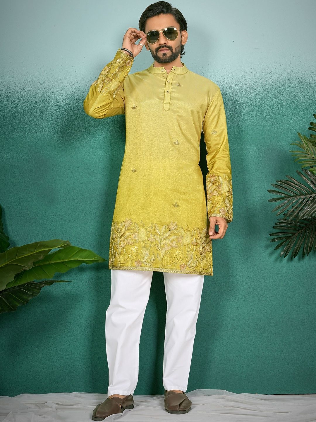 House of Pataudi Embroidered Mandarin Collar Knee Length Straight Kurtas-picture-12