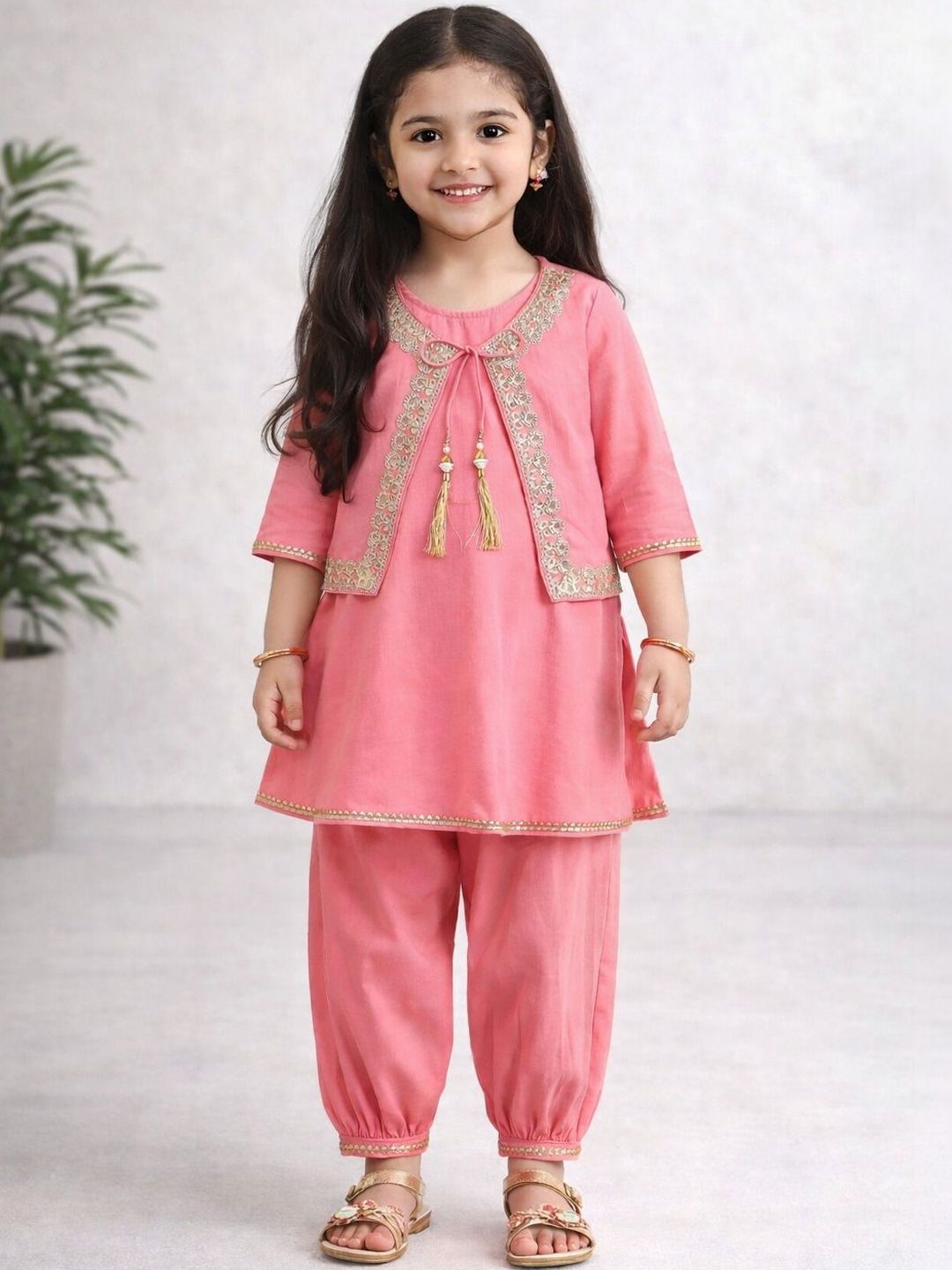 The Magic Wand Girls Regular Thread Work Pure Cotton Kurta with Harem Pants-picture-44