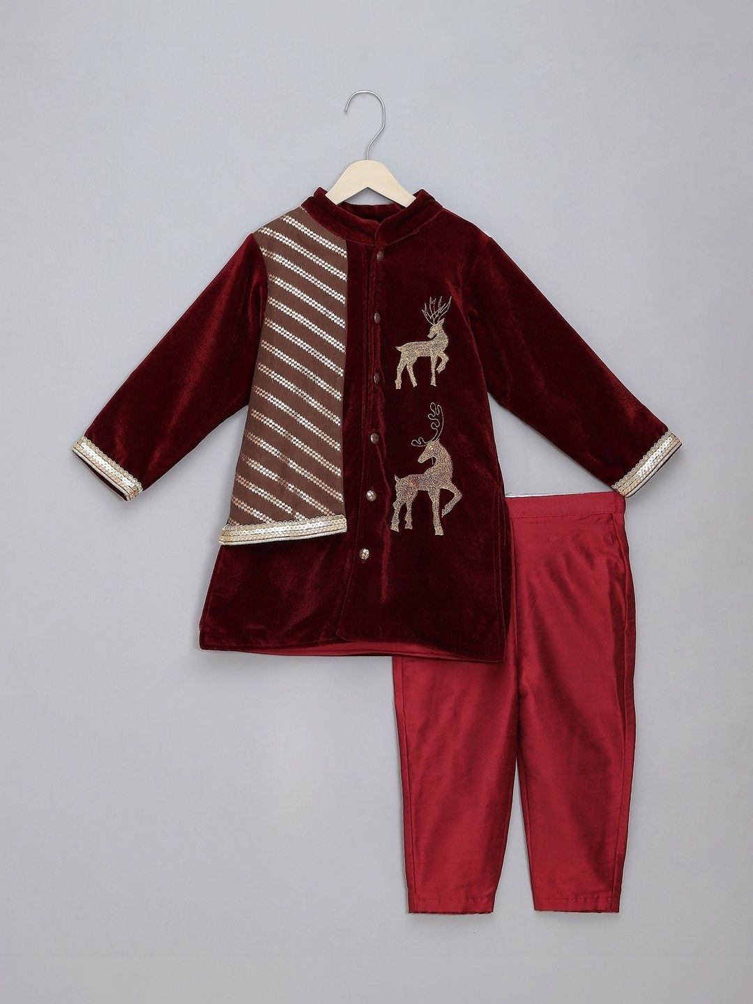 The Little Tales Boys Ethnic Motifs Embroidered Thread Work Velvet Kurta with Pyjamas-image-37