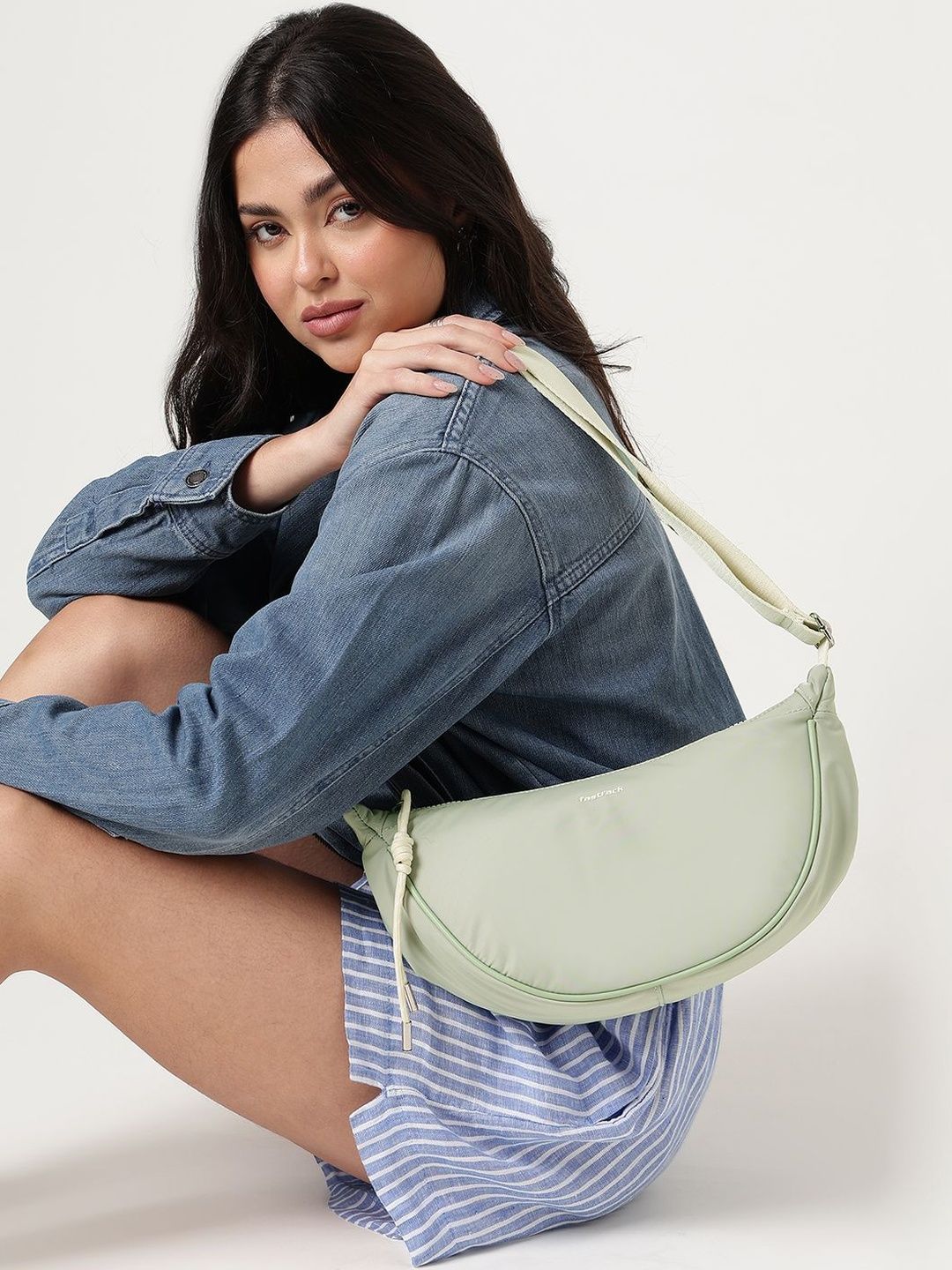 Fastrack Women Green Curve Sling-picture-15