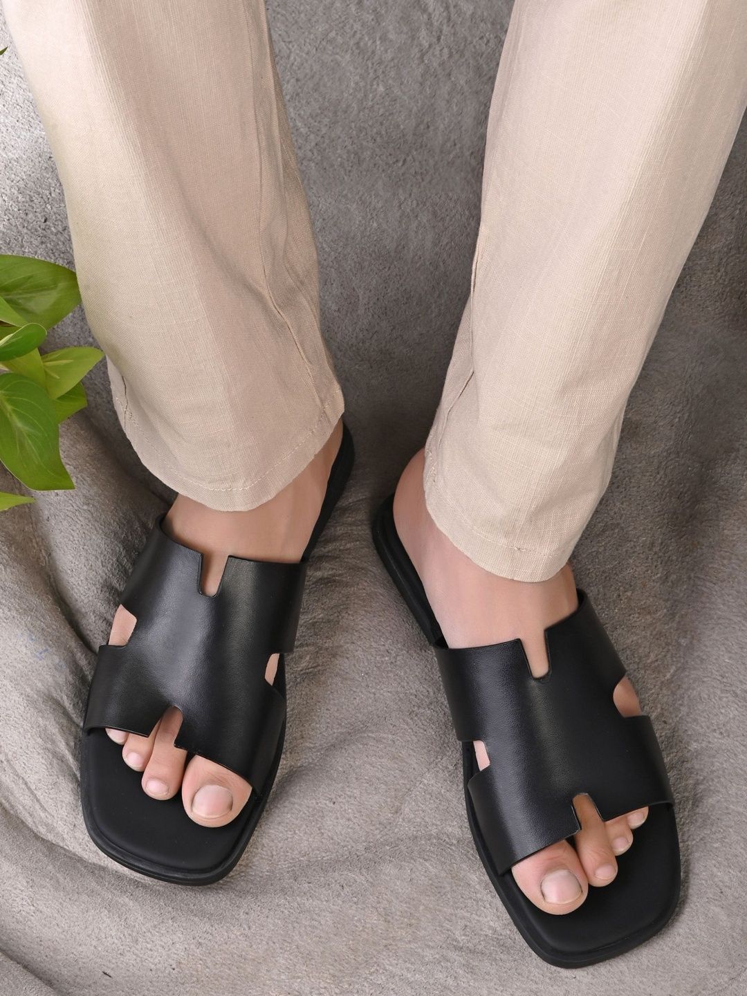 The Roadster Lifestyle Co Men Slip-On Comfort Sandals-picture-13