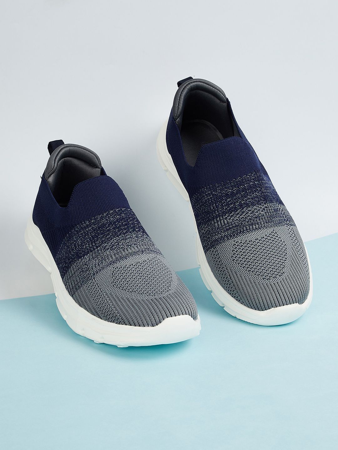 max Men Walking Shoes